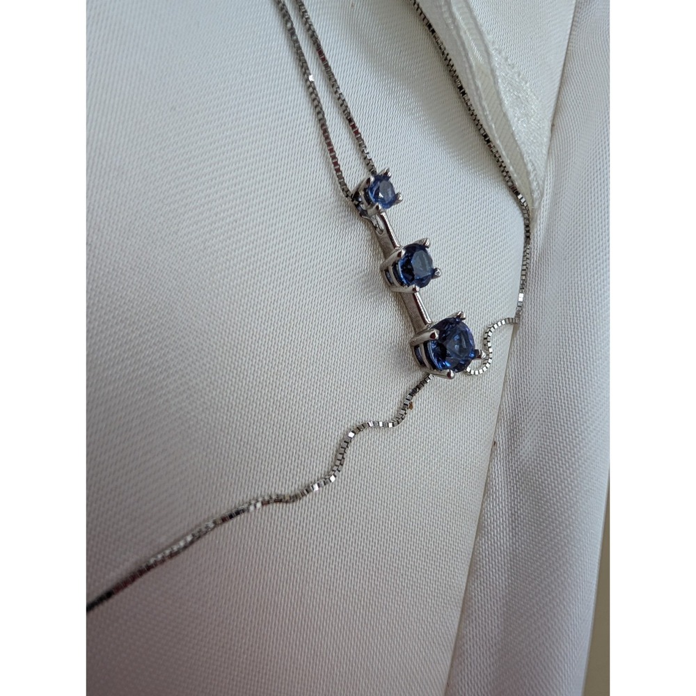 10k White Gold 18" Necklace W 3 Stone Blue Topaz Pendant 2g Fred Meyer Jewelers - Picture 6 of 11